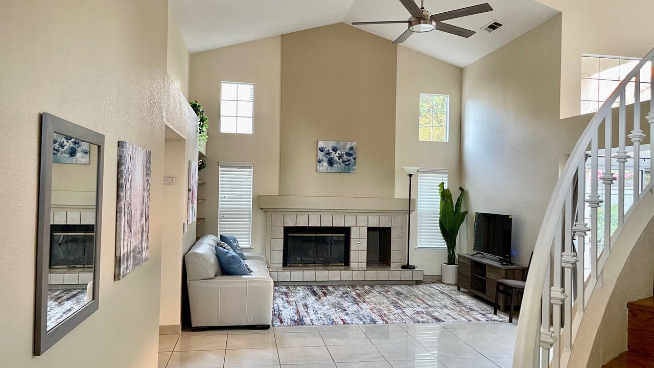 Photo of Livingroom in Raisin