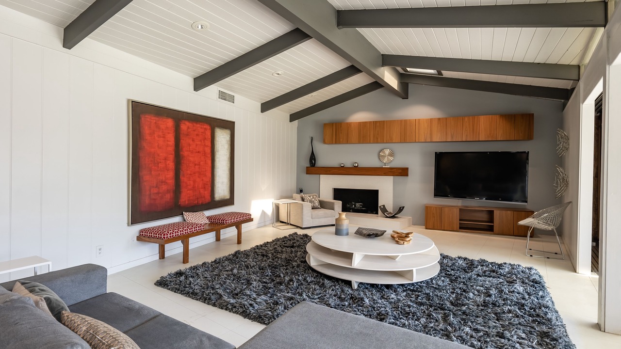 Photo of Livingroom in Hanford