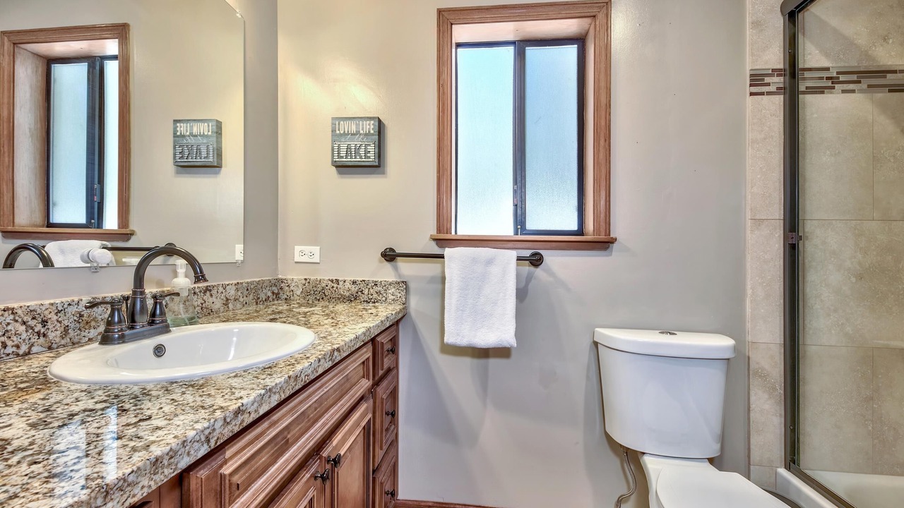 Photo of Bathroom in Country Club Estates