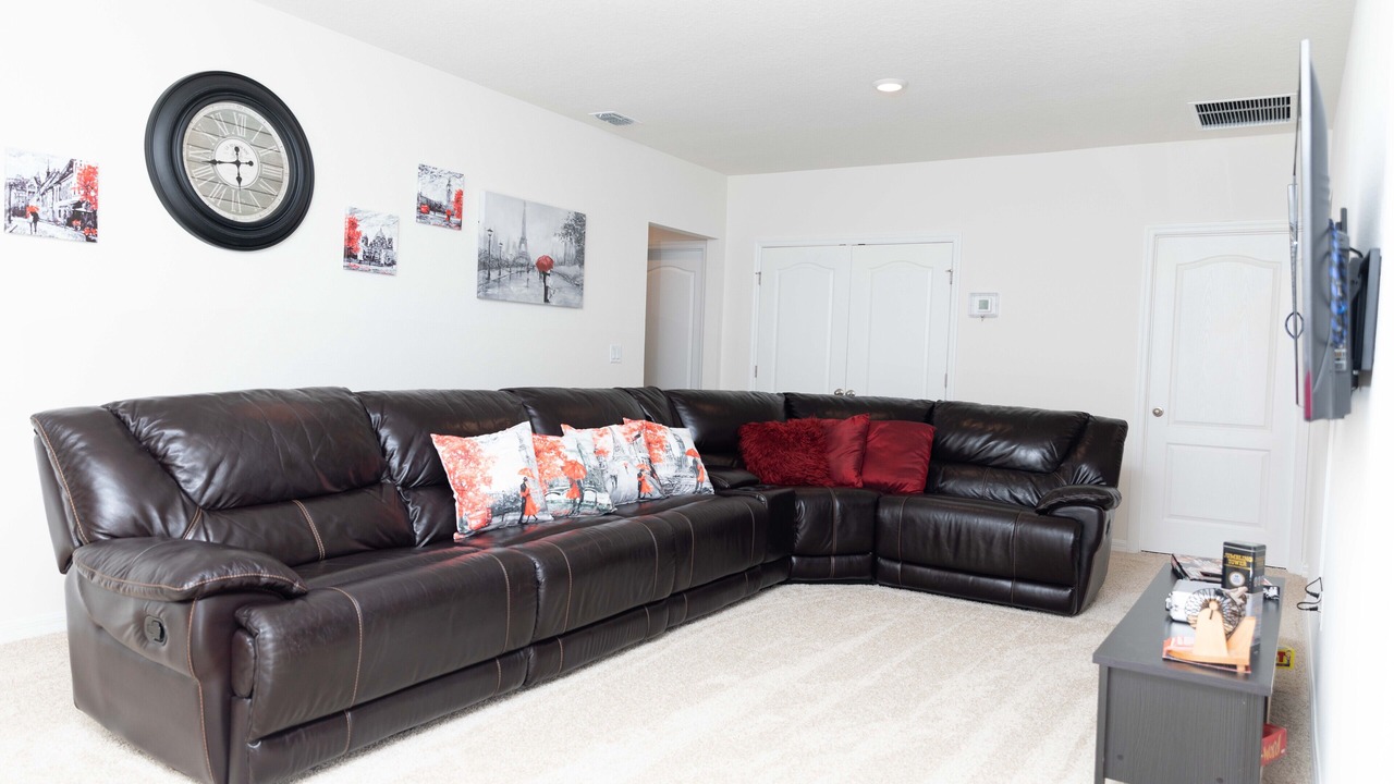 Photo of Livingroom in Loughman