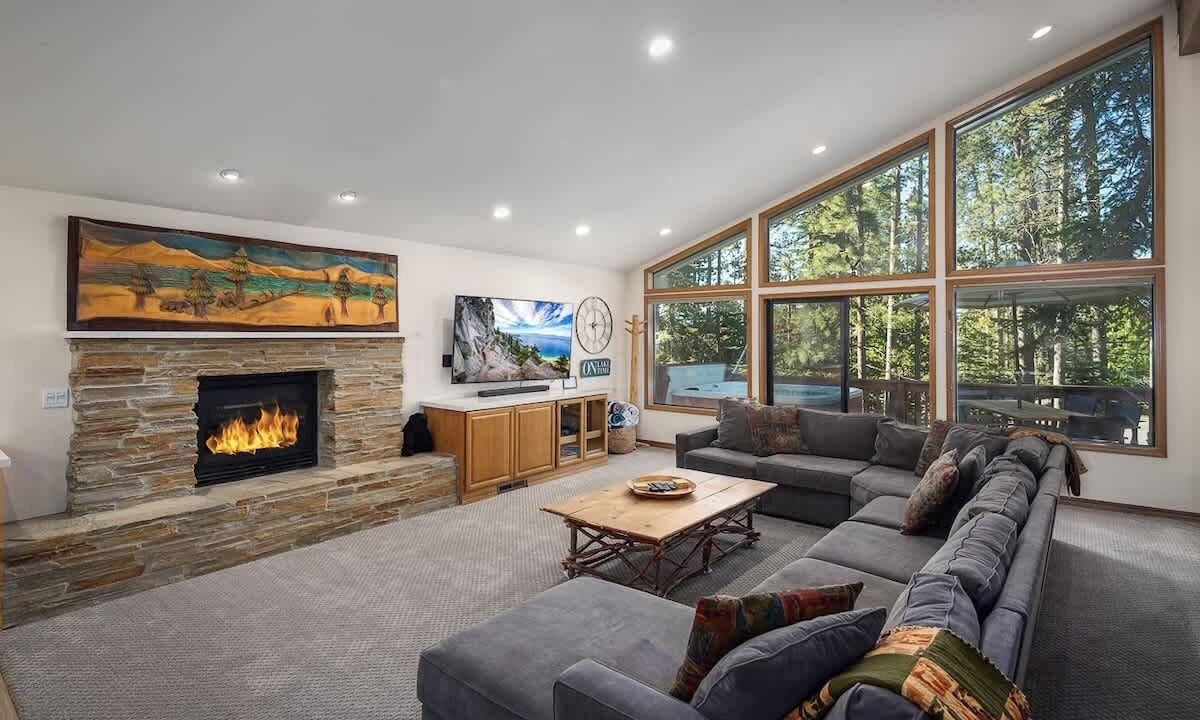 Photo of Livingroom in Tahoe Vista