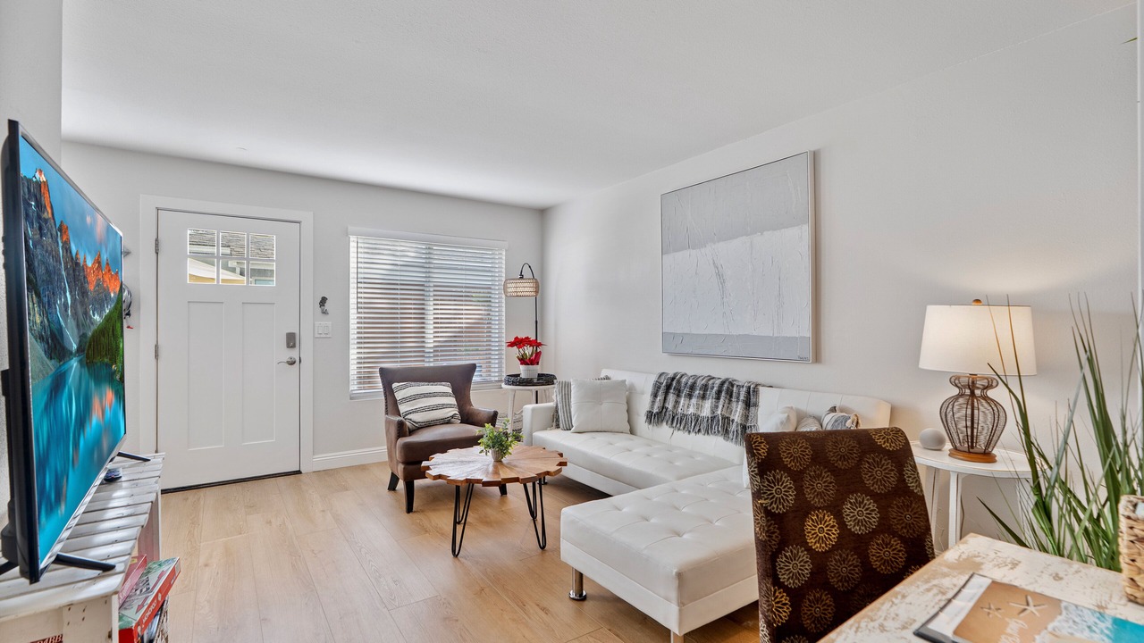 Photo of Livingroom in Crown Point