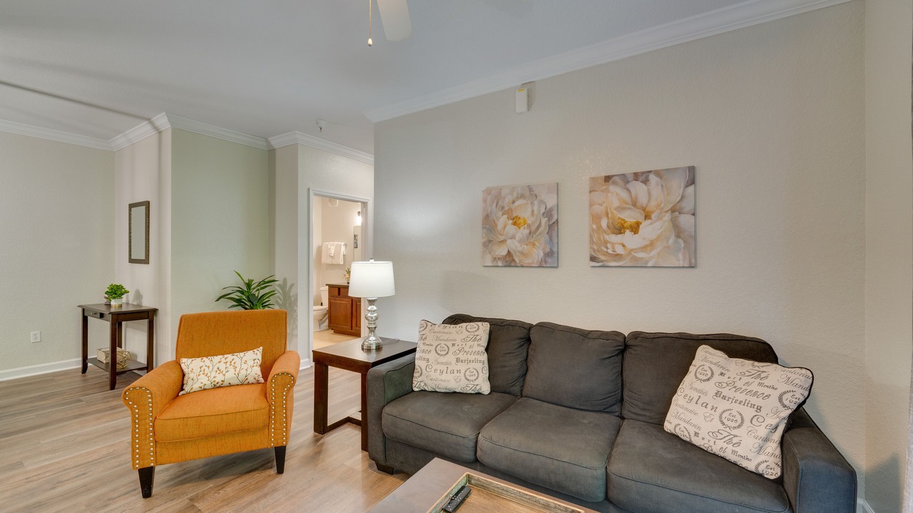 Photo of Livingroom in Four Corners