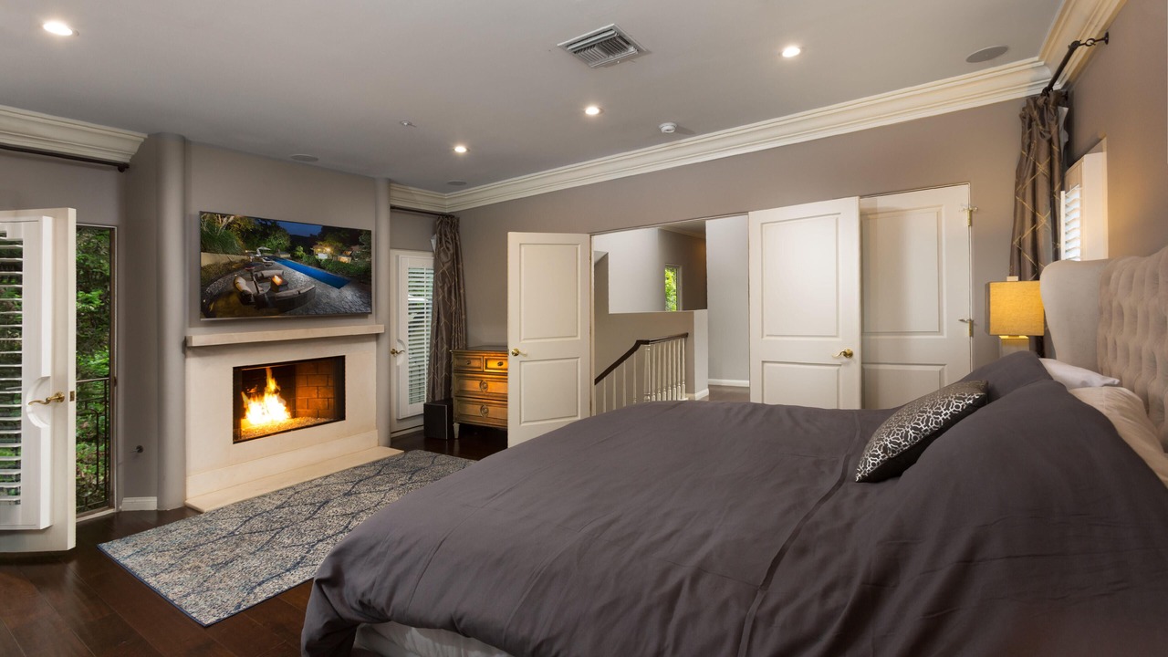 Photo of Bedroom in Beverly Glen