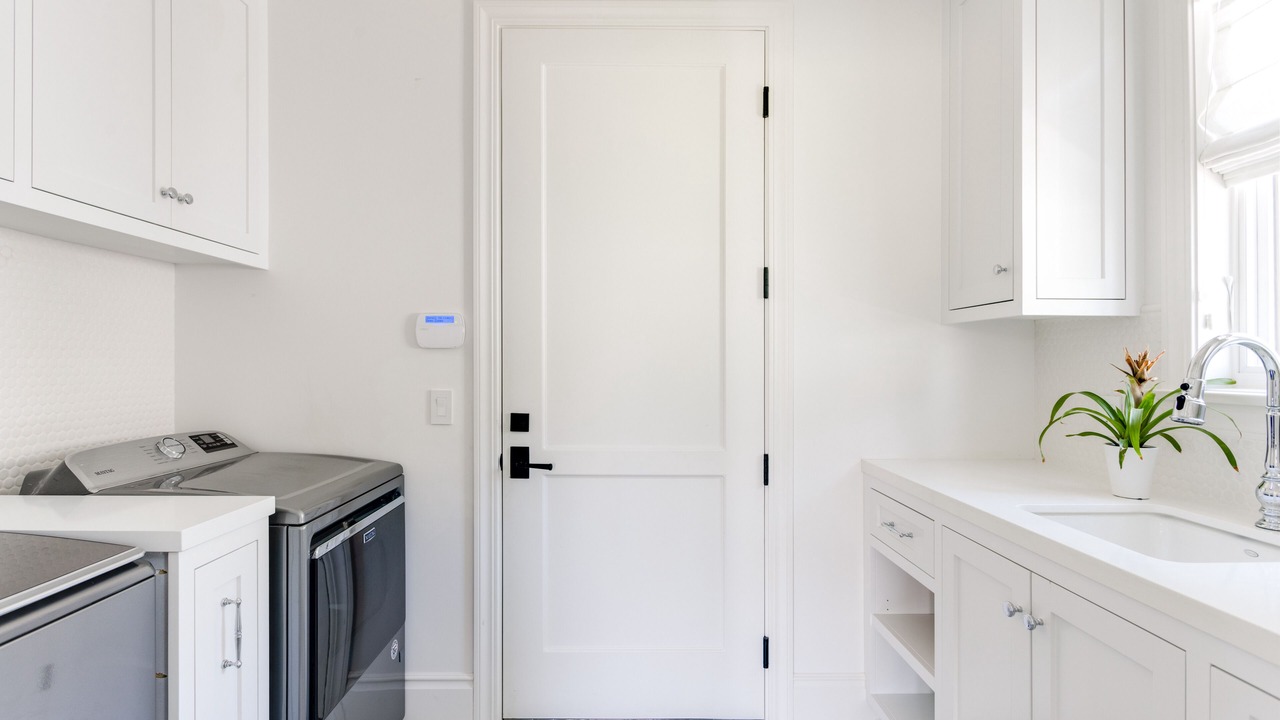 Photo of Bedroom in North of Wilshire