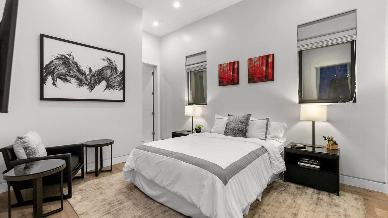 Photo of Bedroom in Beverly Grove