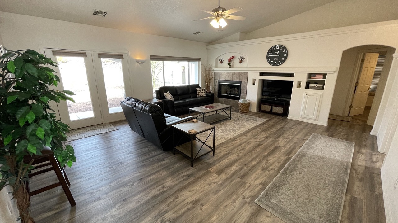 Photo of Livingroom in Sunridge Estates