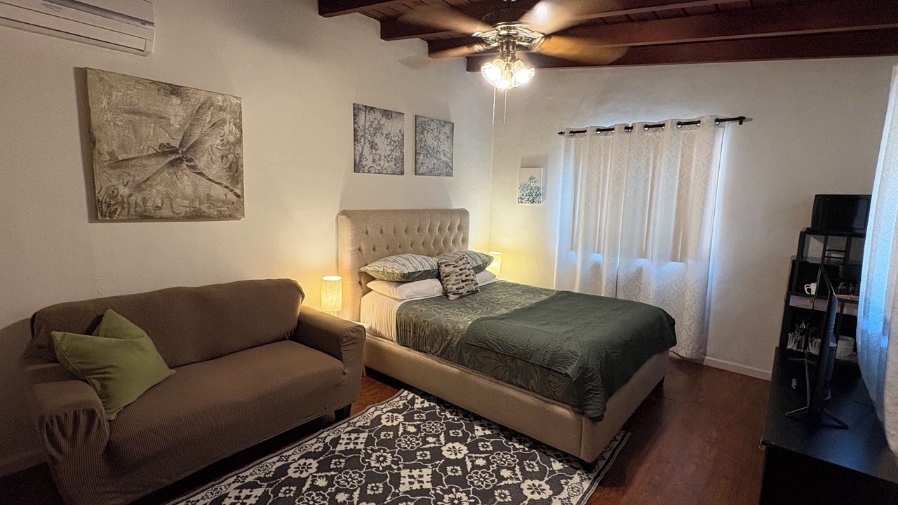 Photo of Bedroom in Historic Tennis Club