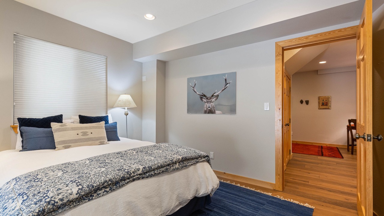 Photo of Bedroom in Alpine Meadows