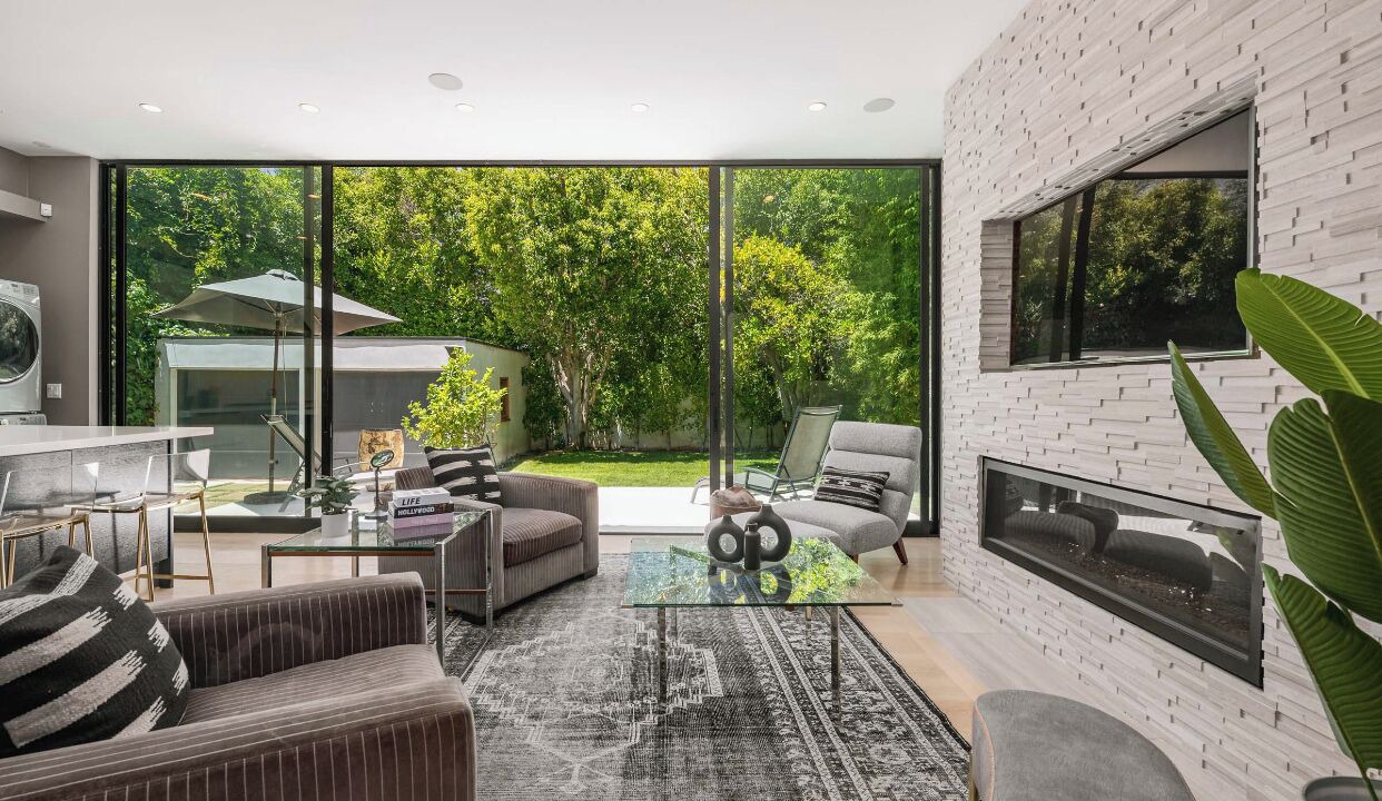 Photo of Livingroom in Melrose