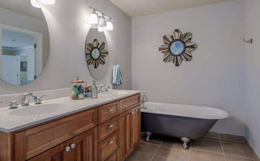 Photo of Bathroom in Central Davis