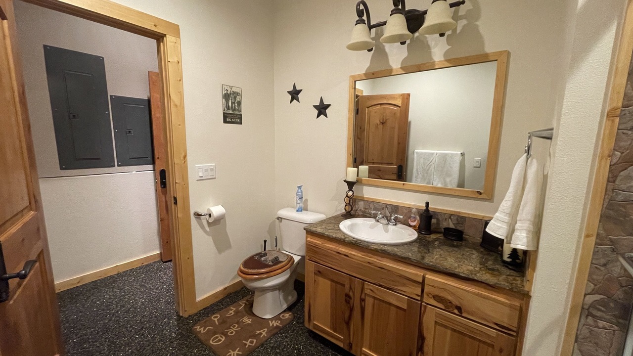 Photo of Bathroom in Mariposa