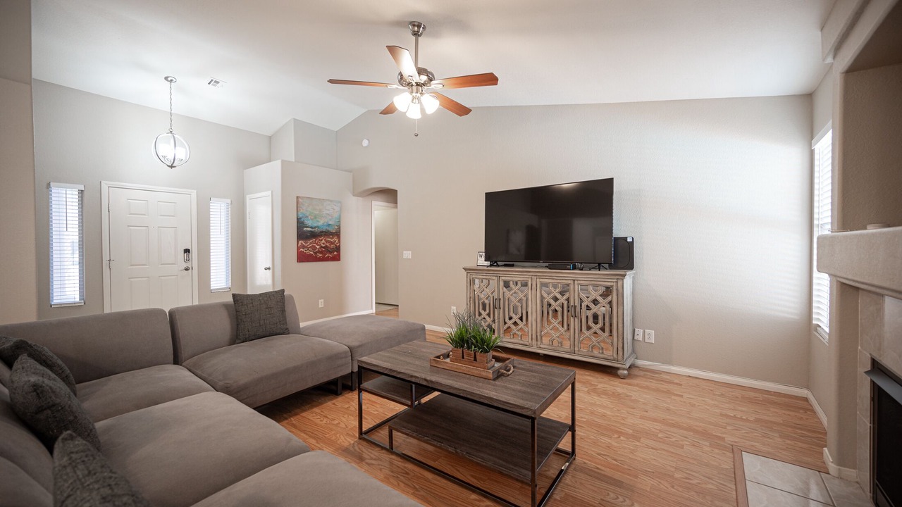 Photo of Livingroom in River Mountain