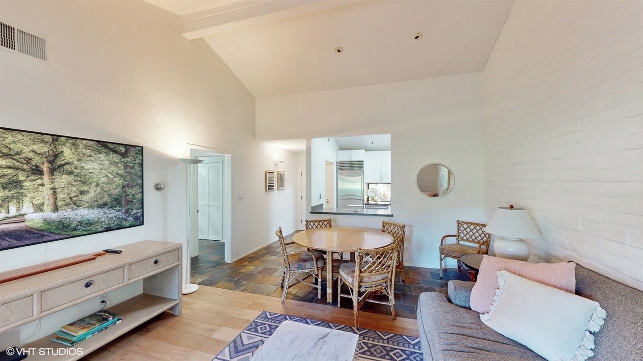 Photo of Livingroom in Napa