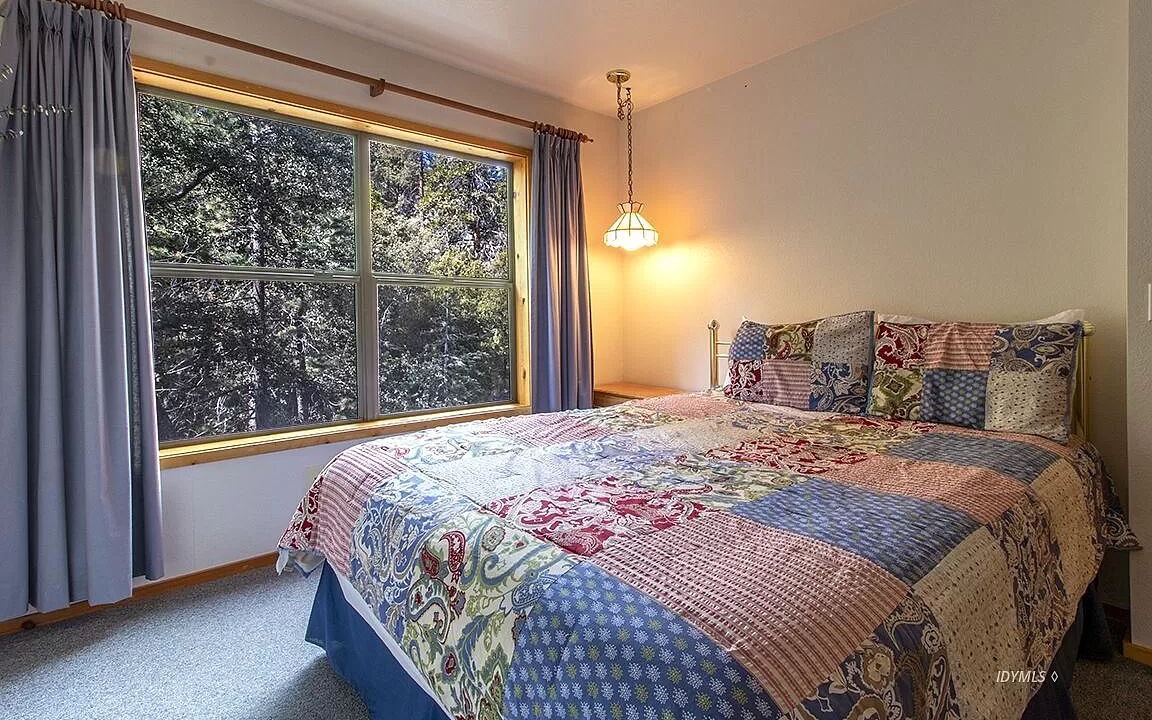 Photo of Bedroom in Pine Cove