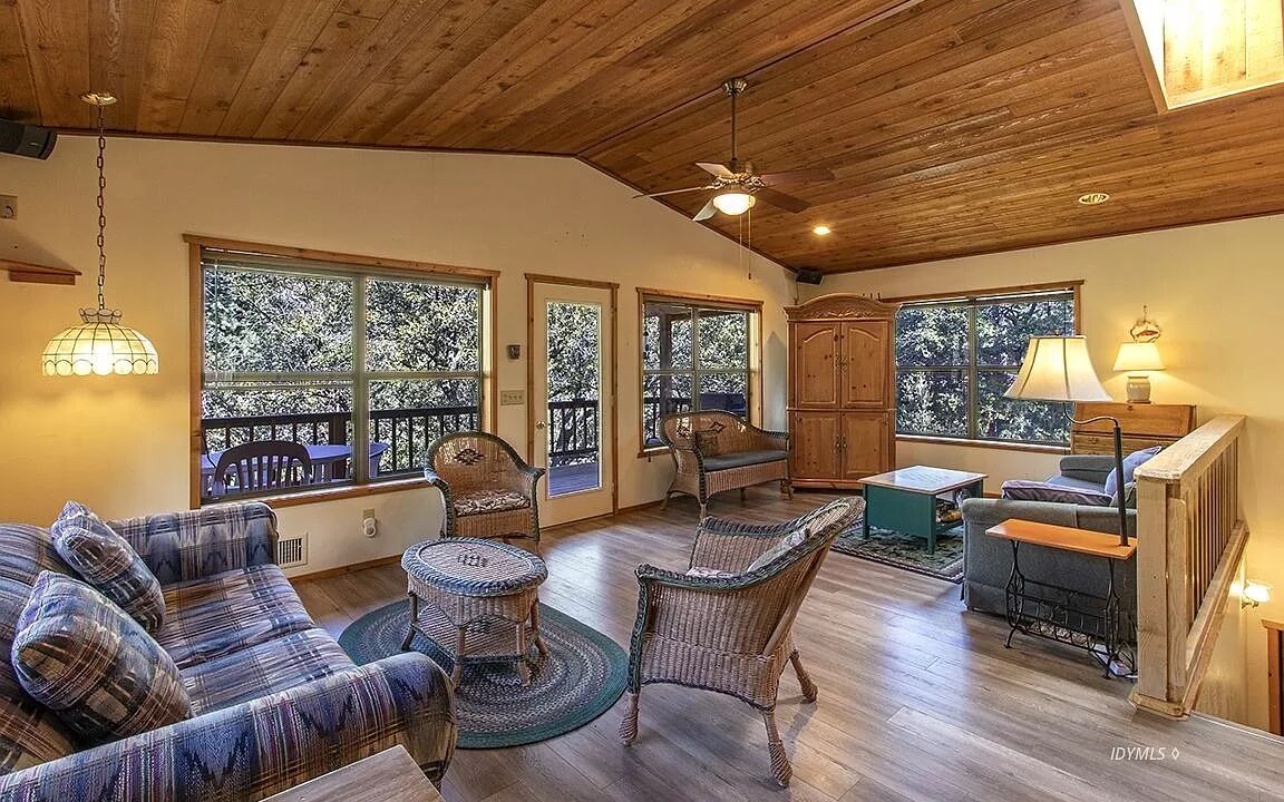 Photo of Bedroom in Pine Cove