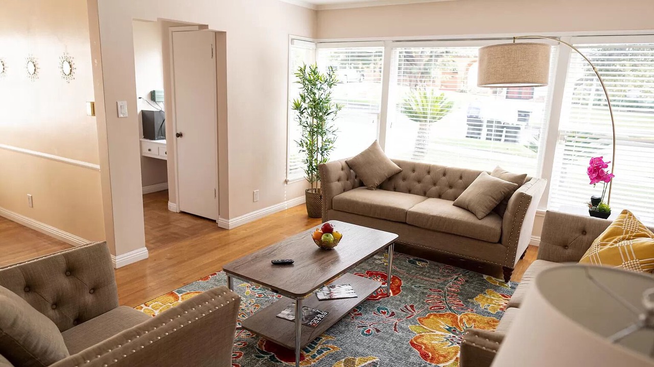 Photo of Livingroom in Burbank