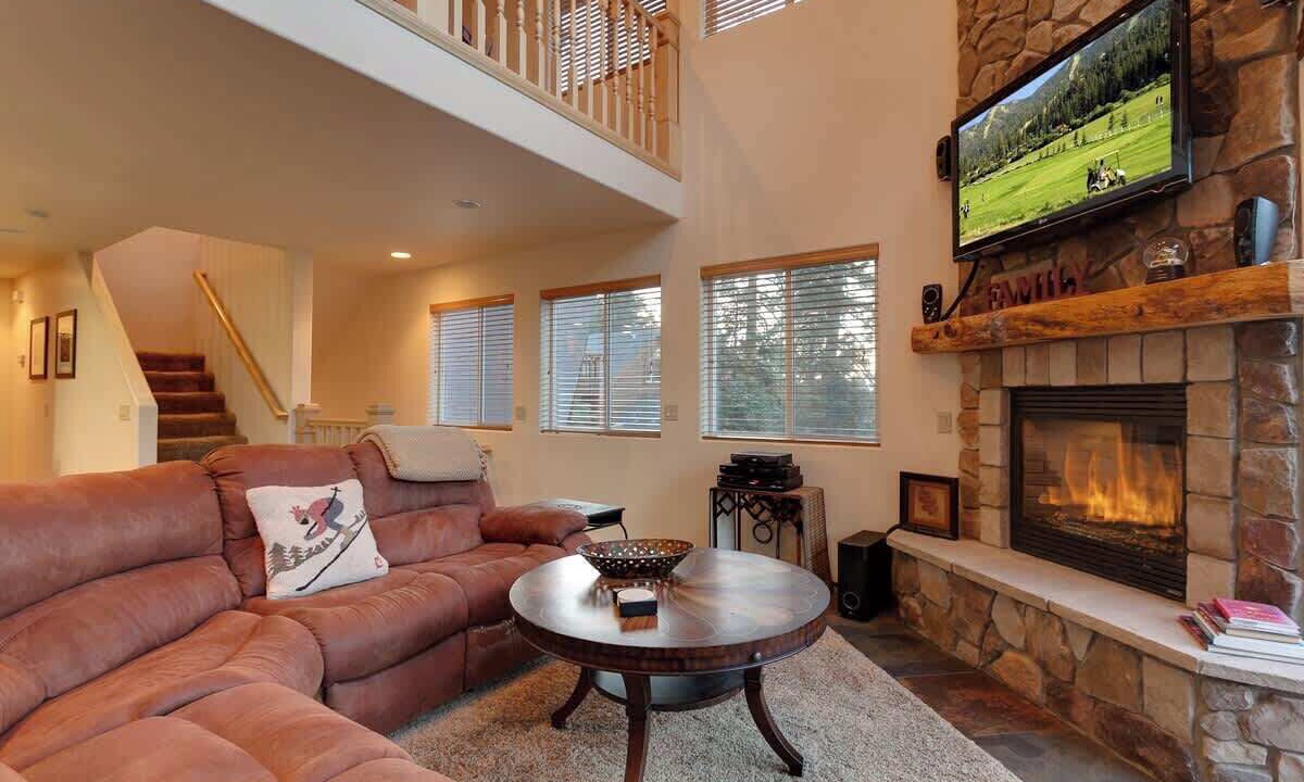 Photo of Livingroom in Big Bear Lake