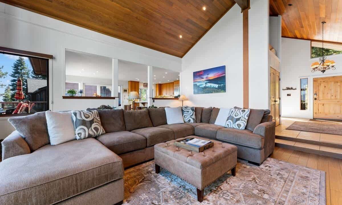 Photo of Livingroom in Carnelian Bay