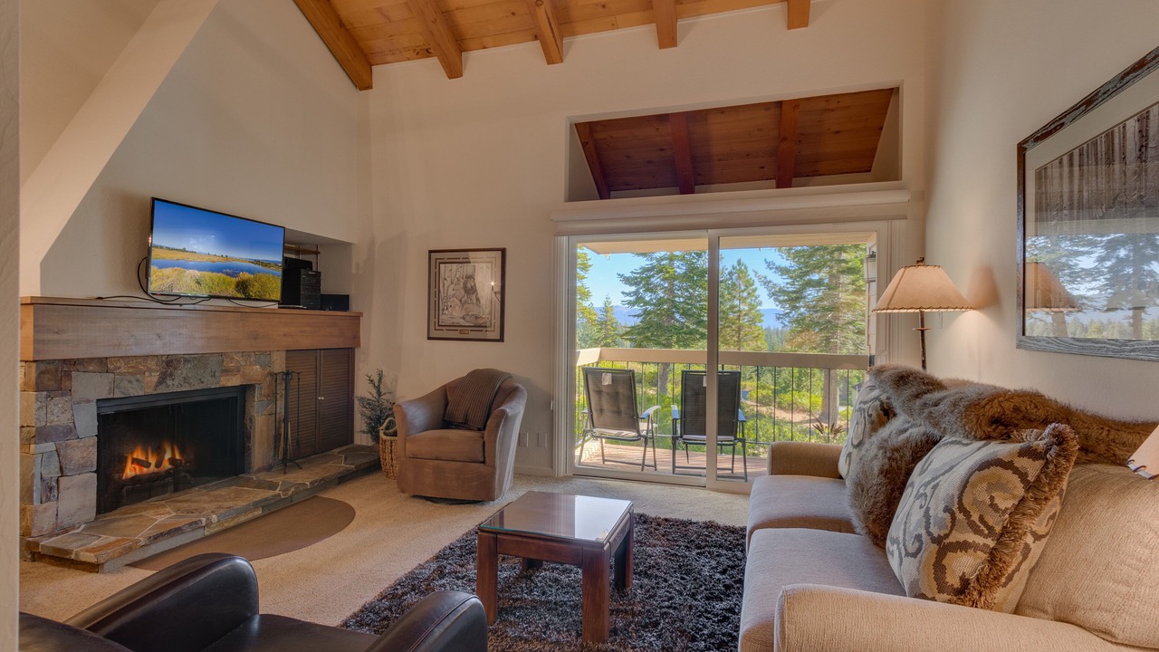 Photo of Livingroom in Carnelian Woods