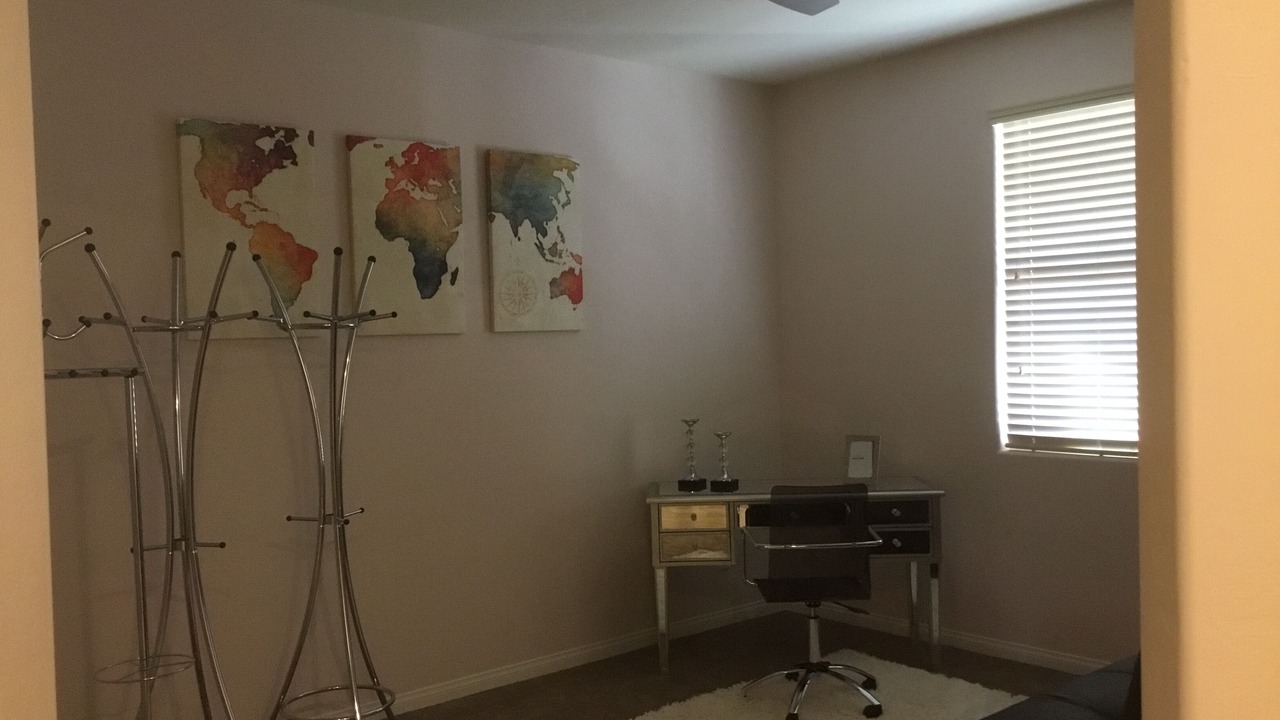 Photo of Bedroom in Enterprise