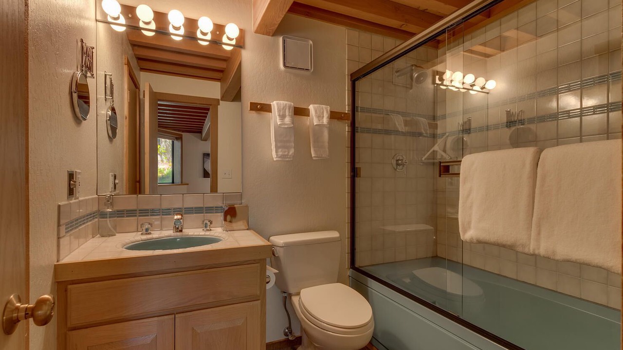 Photo of Bathroom in Lake Forest