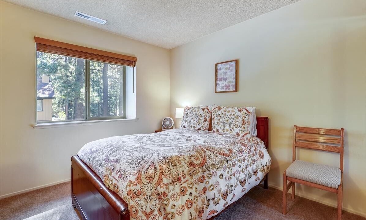 Photo of Bedroom in Lake Forest