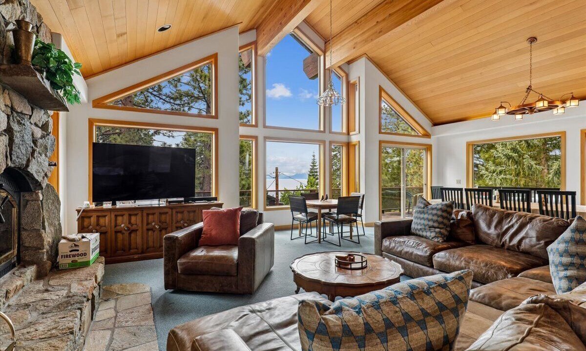 Photo of Livingroom in Lake Forest