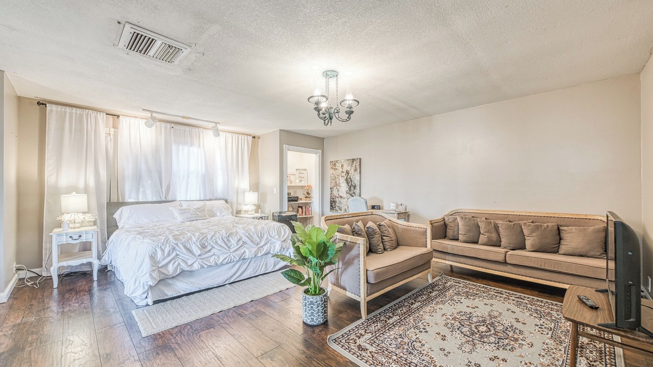 Photo of Bedroom in Coarsegold