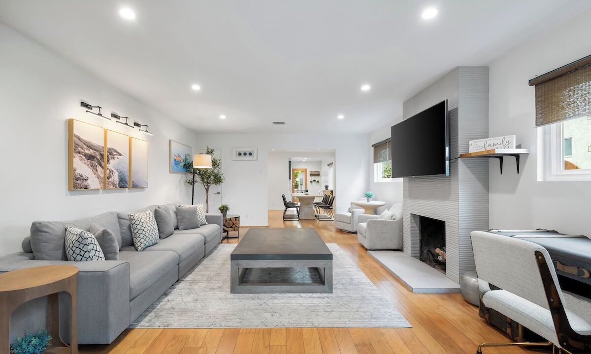 Photo of Livingroom in Sawtelle