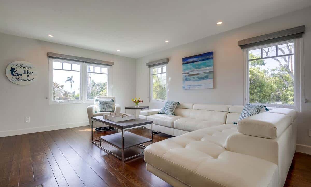 Photo of Livingroom in Village of La Jolla