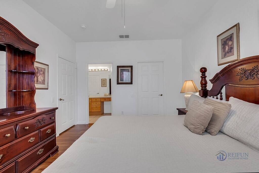 Photo of Bedroom in Windsor Palms