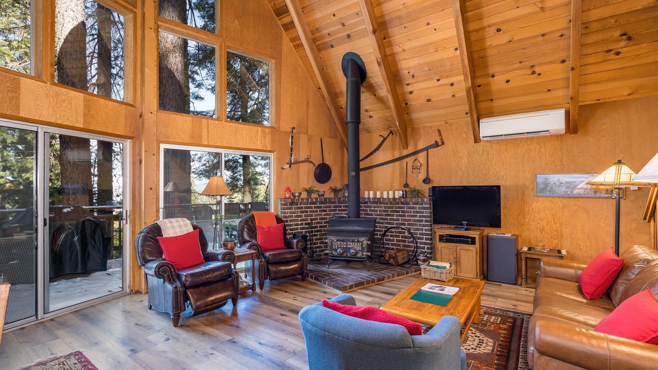 Photo of Livingroom in Yosemite West