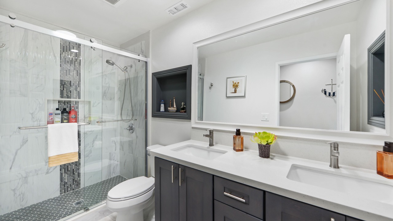 Photo of Bathroom in Orange