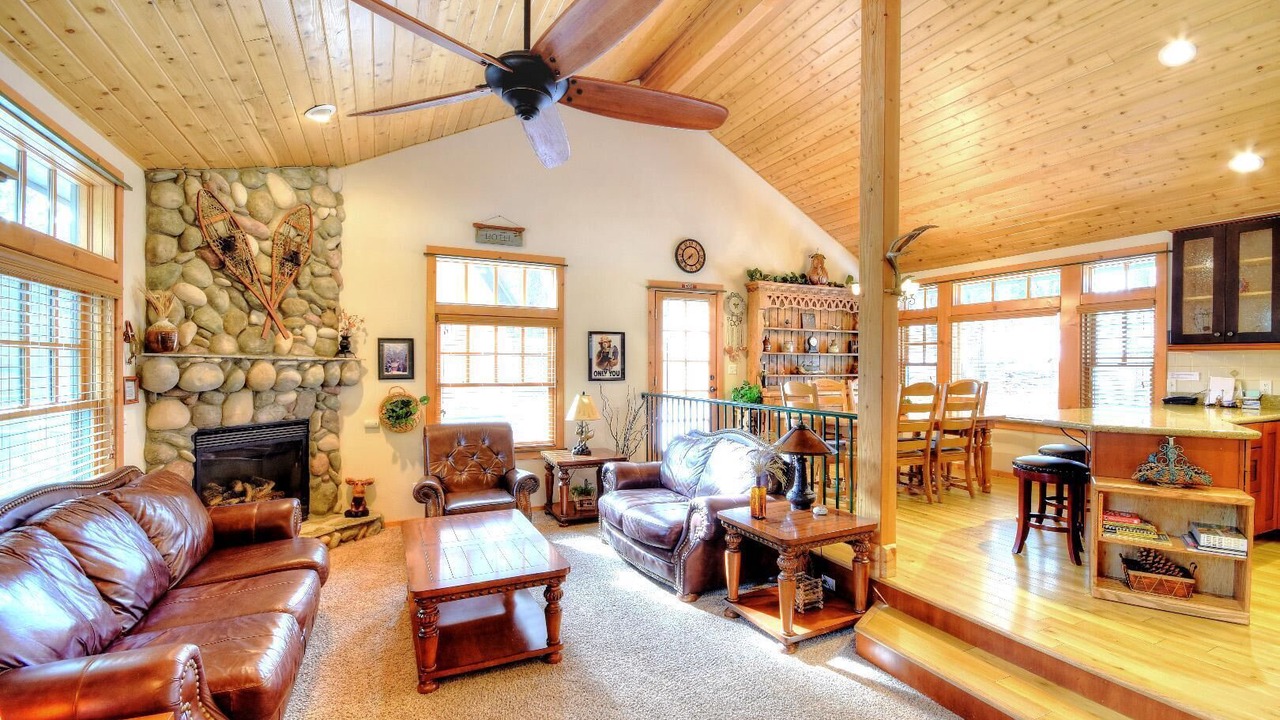 Photo of Livingroom in Yosemite West