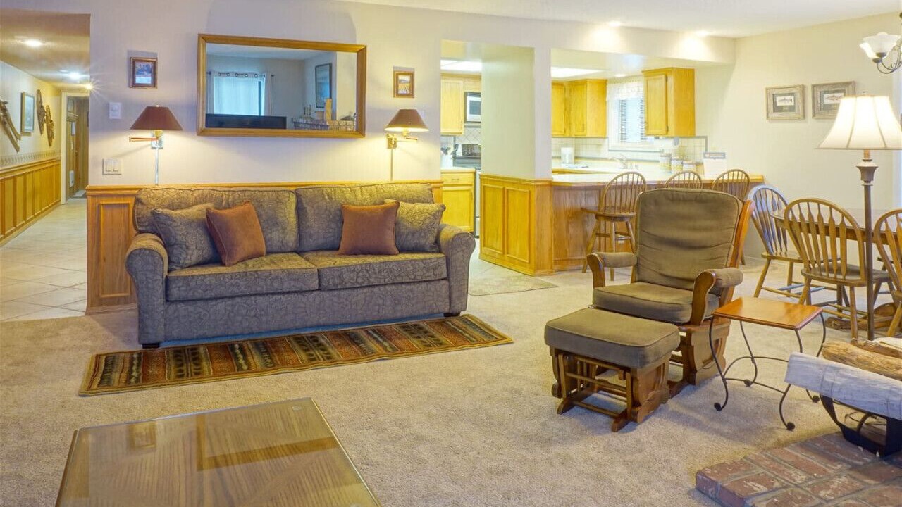 Photo of Livingroom in June Lake