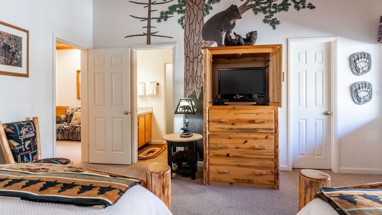 Photo of Bedroom in June Lake