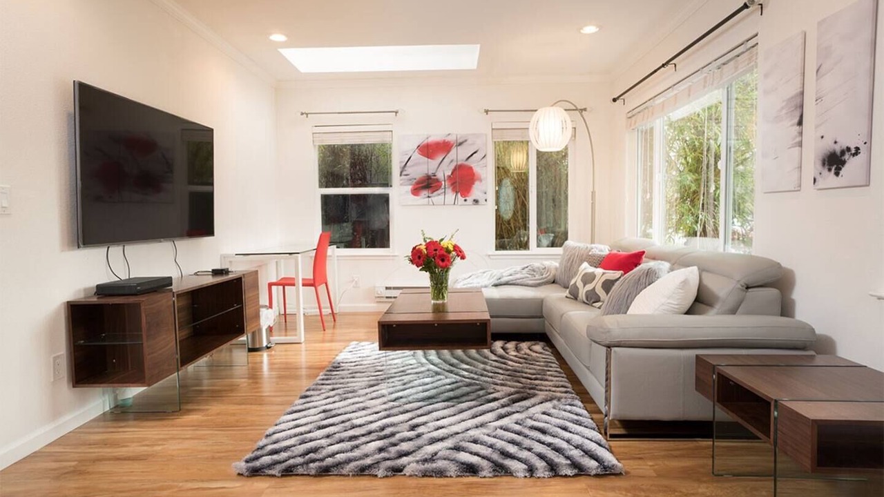 Photo of Livingroom in College Terrace