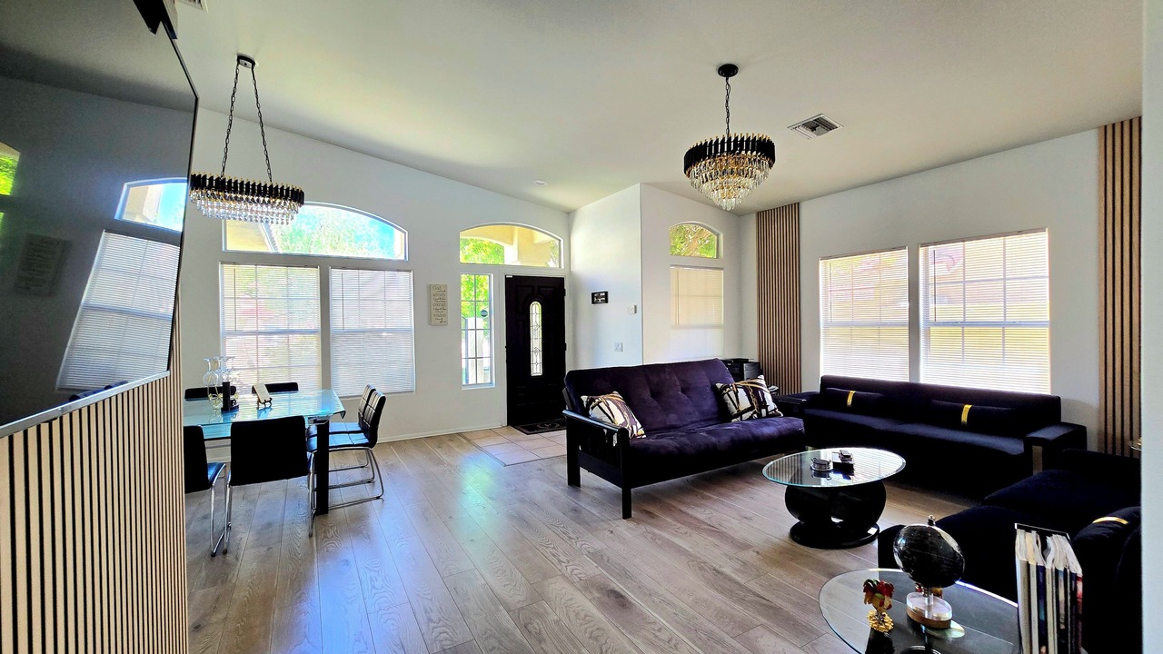Photo of Livingroom in Cathedral City