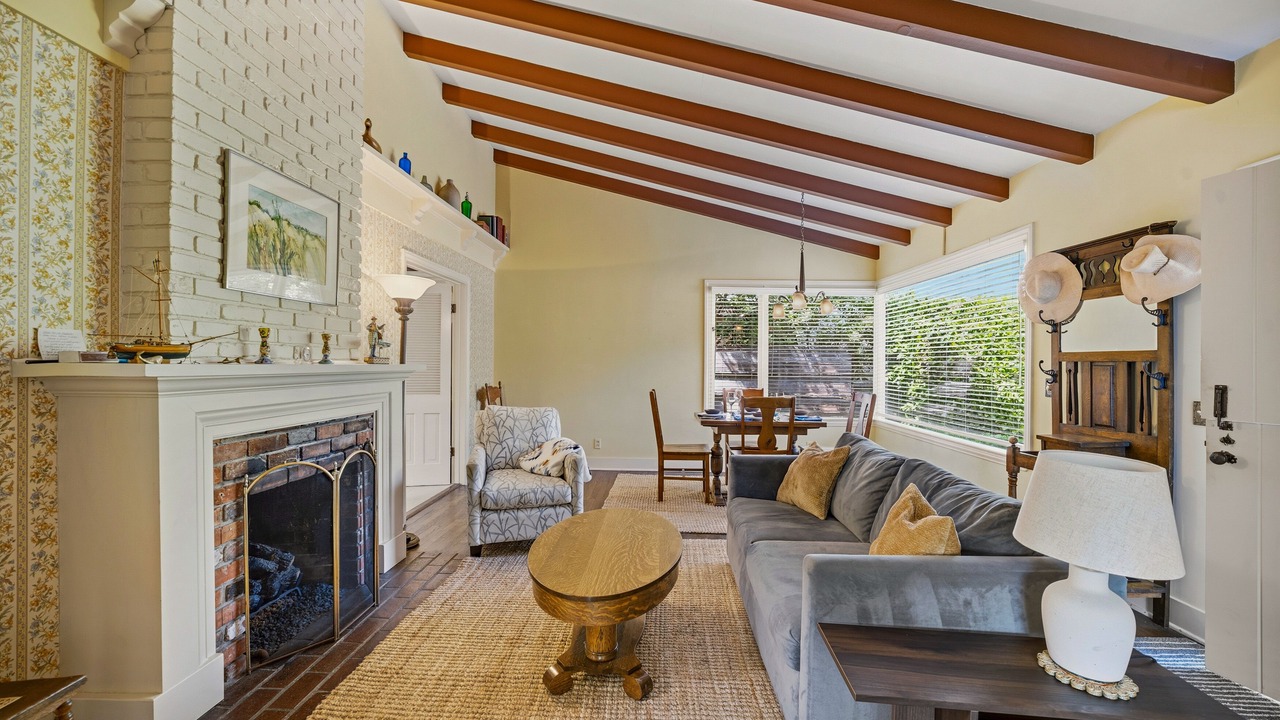 Photo of Livingroom in Carmel Point