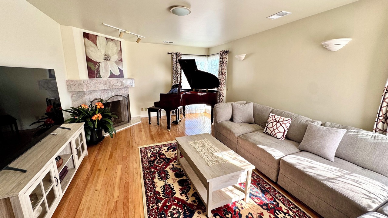 Photo of Livingroom in Broadmoor