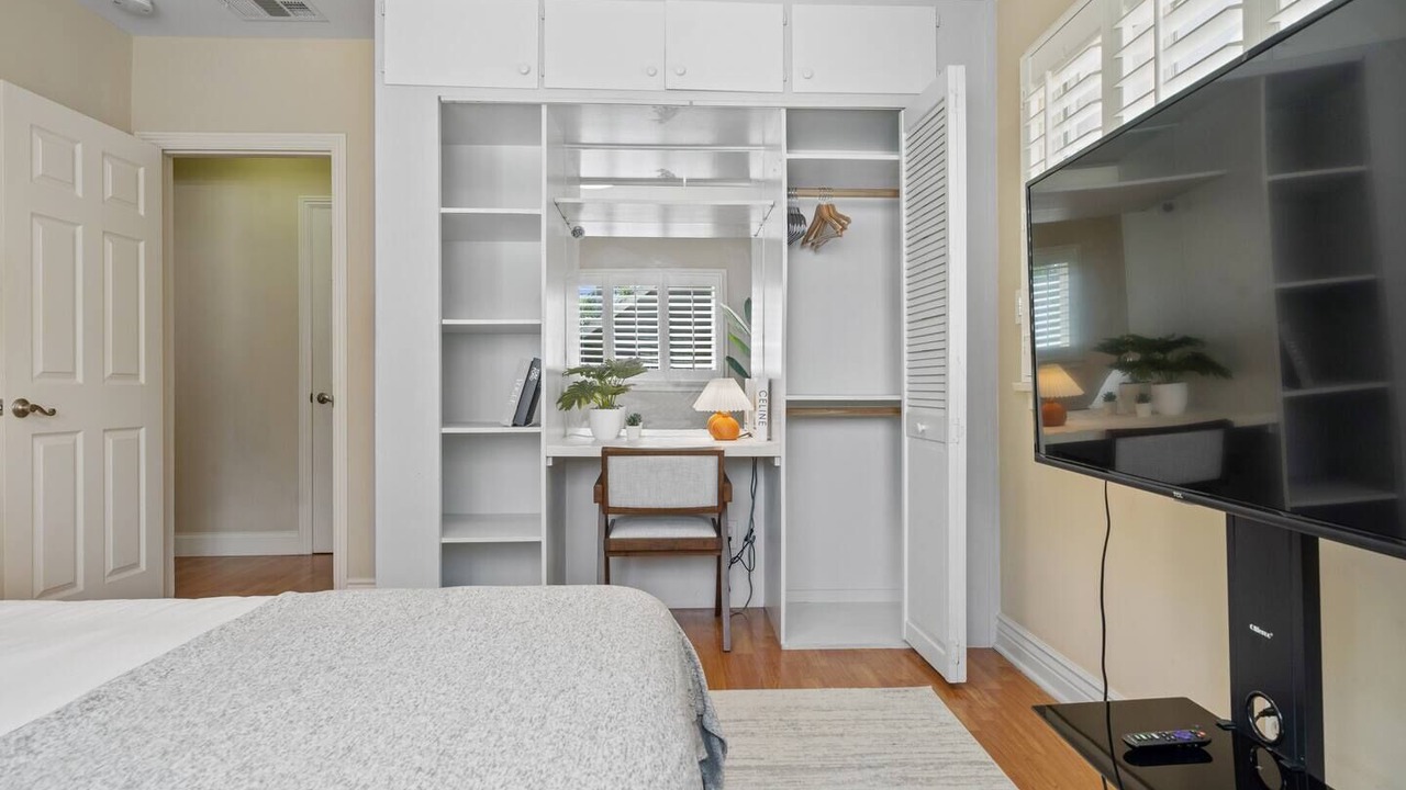 Photo of Bedroom in Burbank