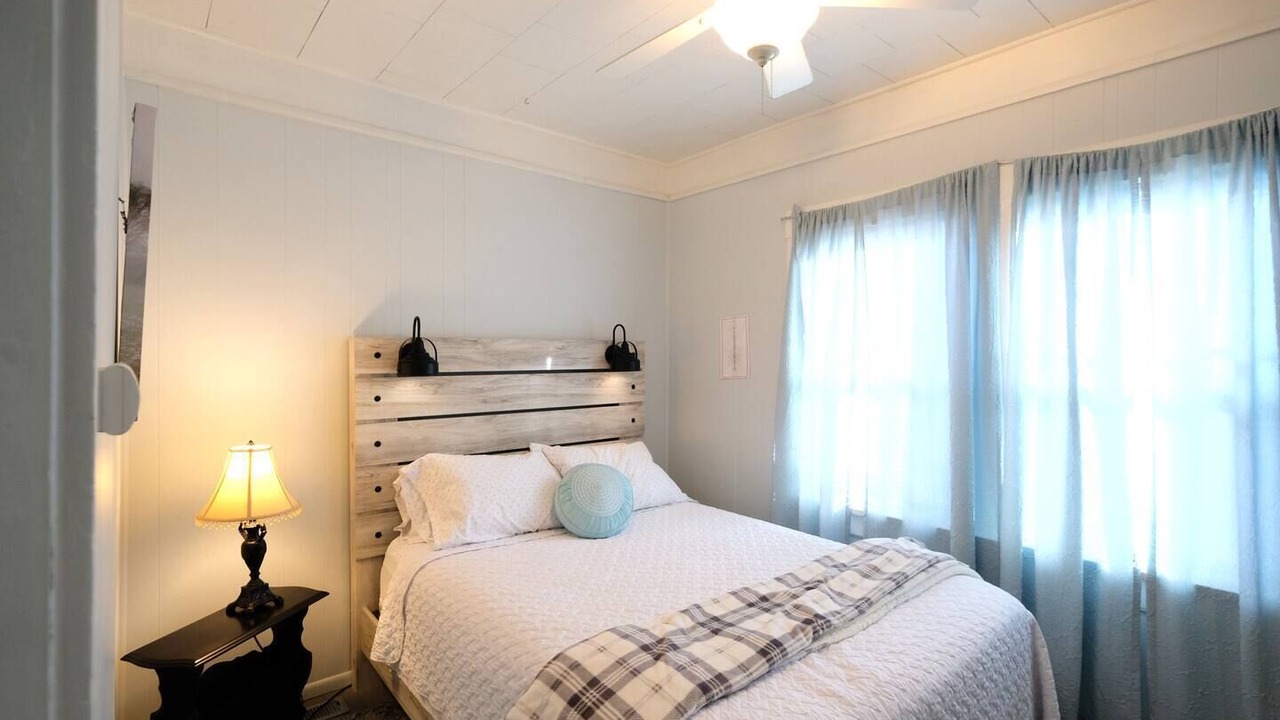 Photo of Bedroom in Dunsmuir