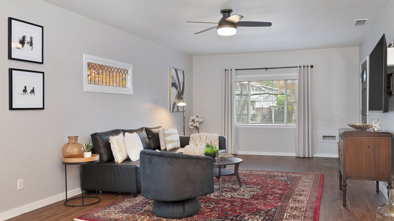 Photo of Livingroom in Central Sacramento