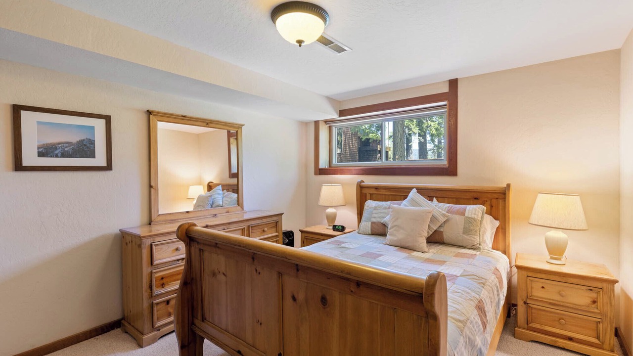 Photo of Bedroom in Alpine Meadows