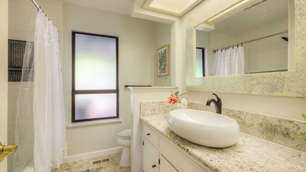 Photo of Bathroom in Oroville East