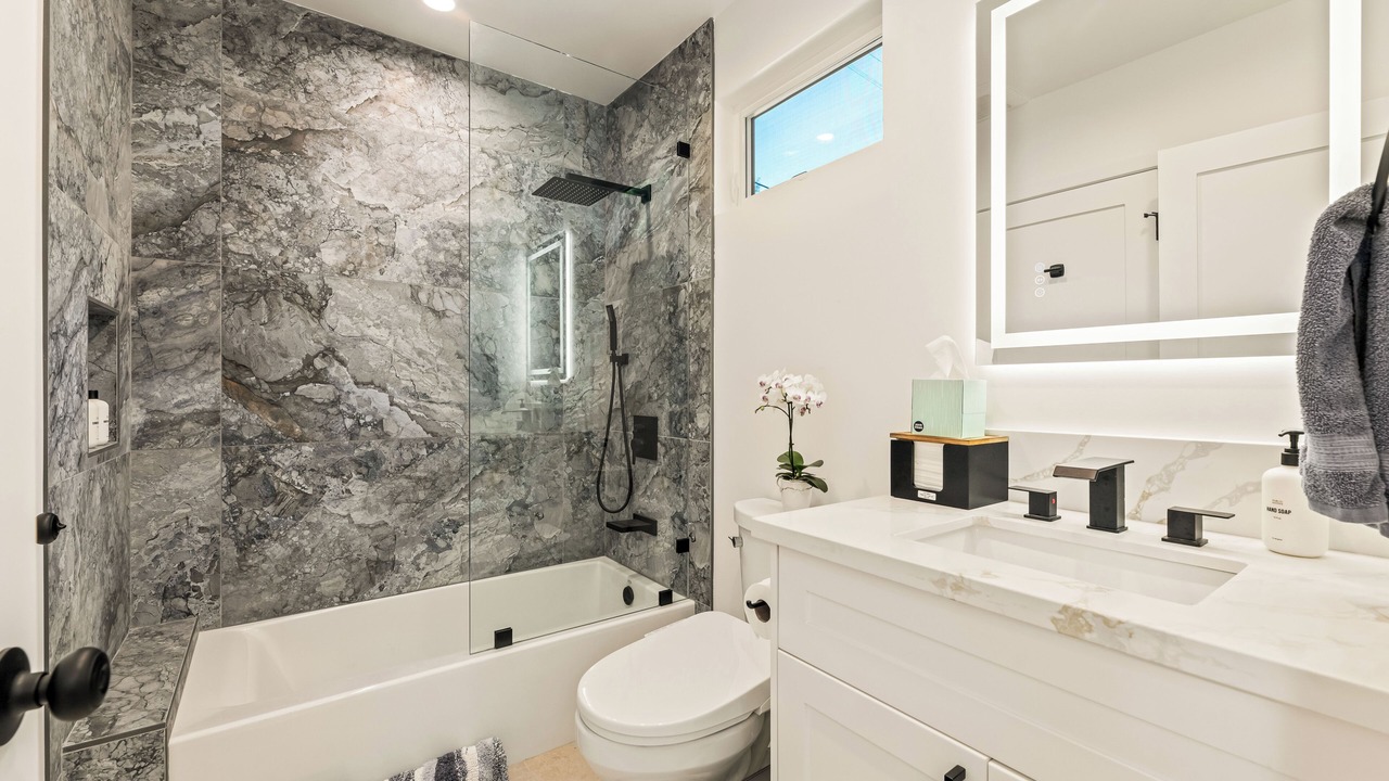 Photo of Bathroom in Hollywood Hills West