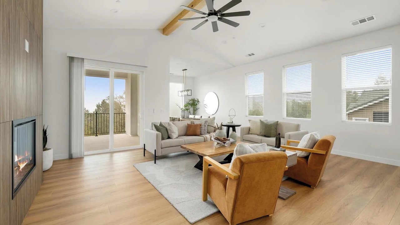 Photo of Livingroom in North Auburn