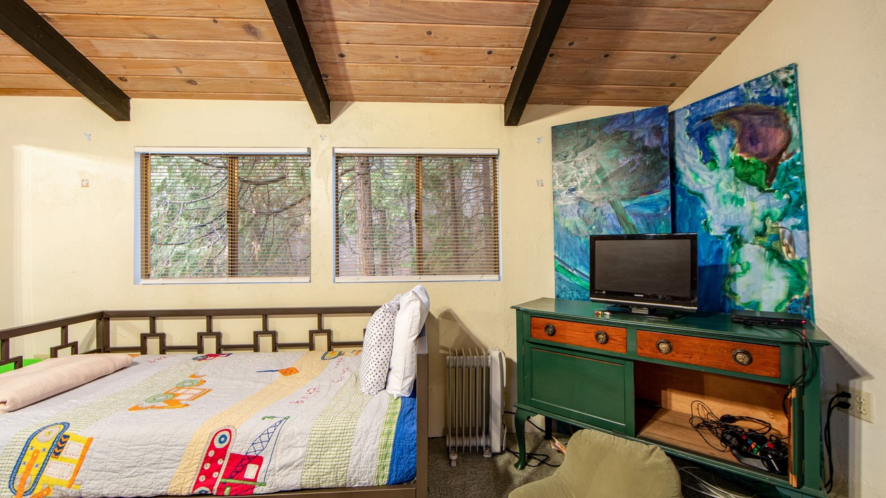 Photo of Bedroom in Pine Cove