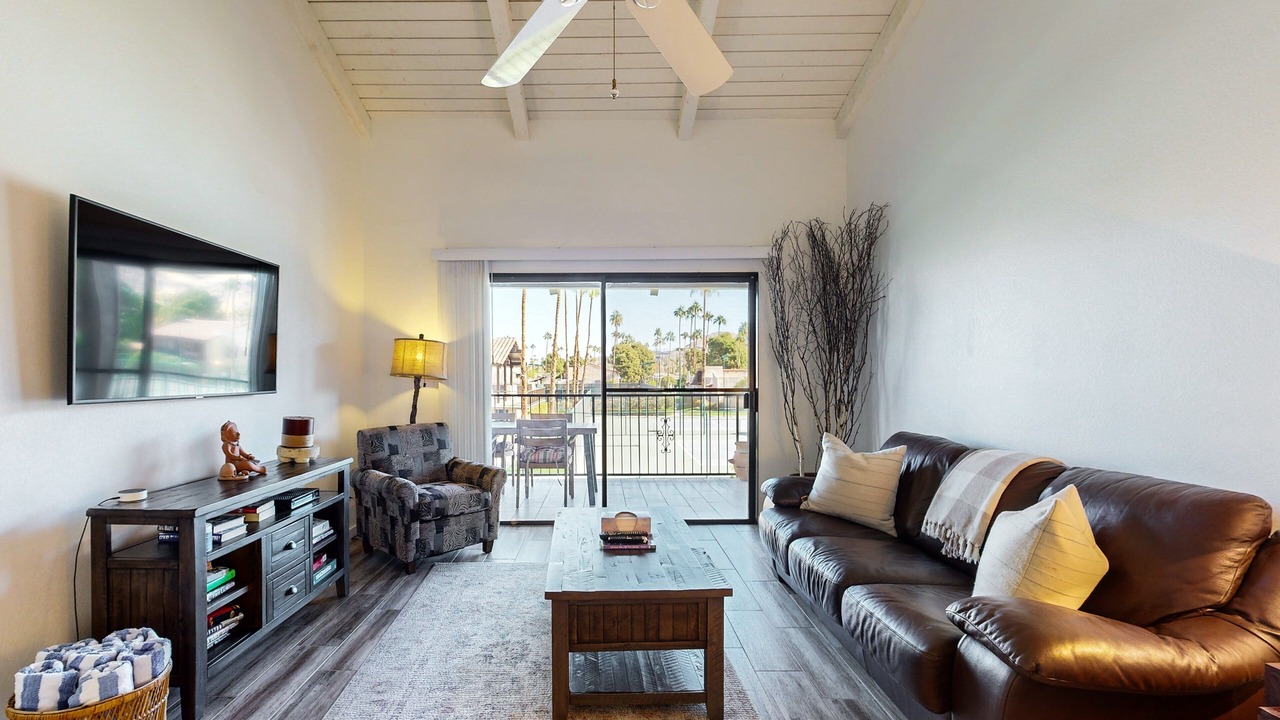 Photo of Livingroom in Canyon Corridor